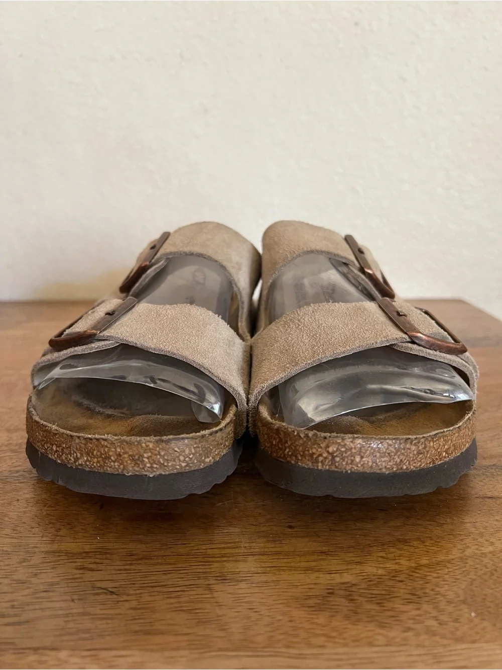 Birkenstock Arizona Tan Suede Sandals Size 41 L10 -10.5 M 8 -8.5. Regular fit - Picture 4 of 16